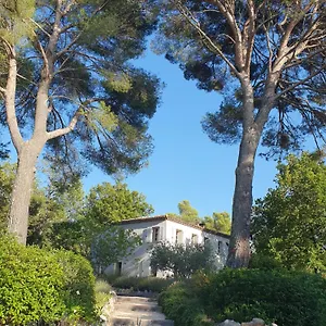 Lou Pantai, Bed And Breakfast, Delux Bedroom Bed & Breakfast Aix-en-Provence