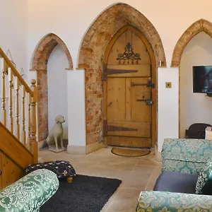 https://villa-the-old-folly.yorkshirehotel.net