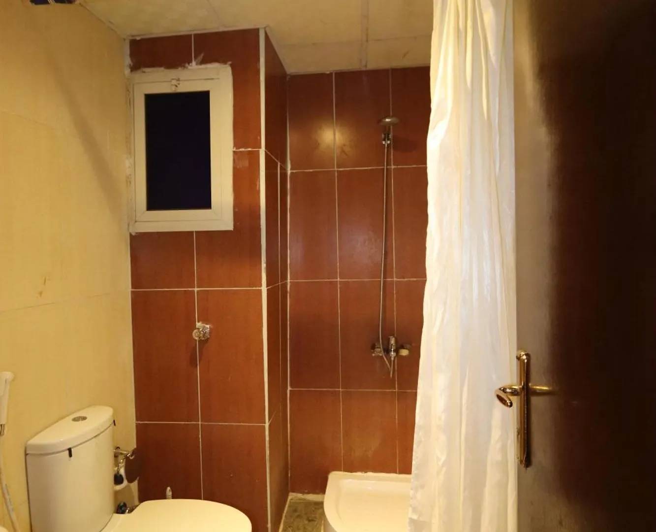 فندق أعيان البركة Otel