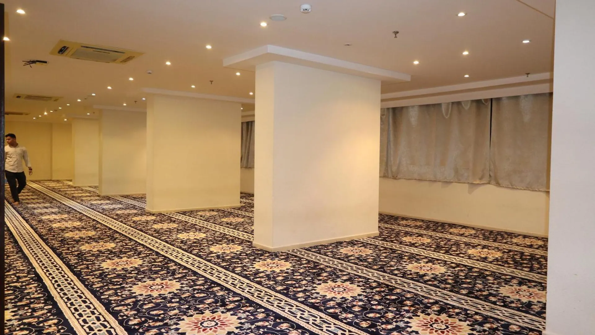 Otel فندق أعيان البركة